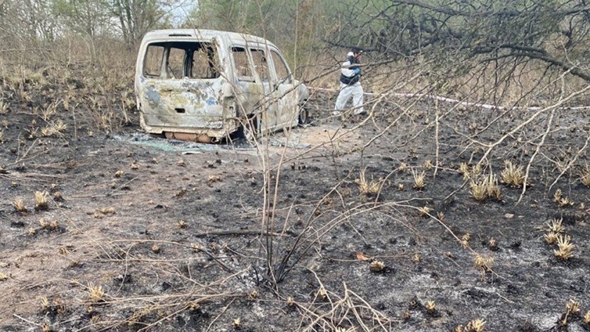 Hallan dos cuerpos calcinados adentro de un auto, en un descampado de Guernica