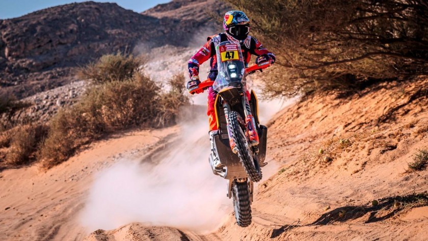 Los Benavides en el podio de motos y Andújar reduce ventaja en cuatriciclos tras reinicio del Dakar