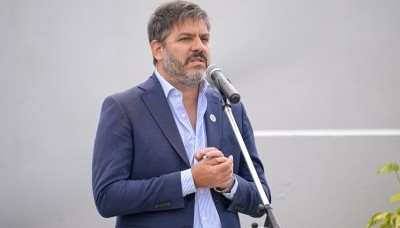 El gobierno bonaerense cuestionó la ofensiva de LLA contra las tasas municipales