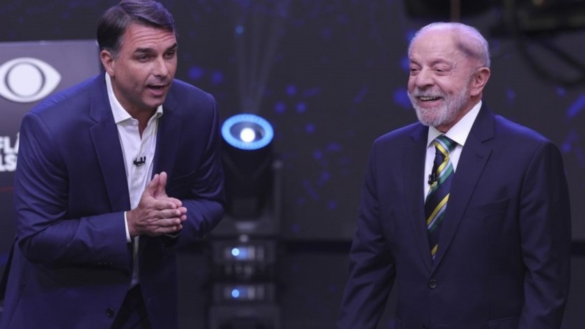 Lula y Flávio Bolsonaro chocan en debate por las sospechas de corrupción de sus entornos