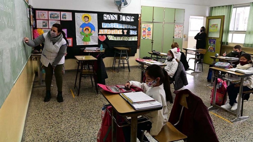 Ocho provincias retornan a clases presenciales con protocolos