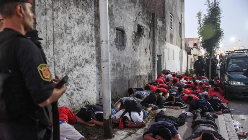 Incidentes y detenidos en una facción de la barra de Independiente